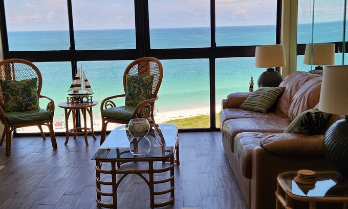 Sand Key Condo | BALCONY HEATED POOL SPA GRILLn OCT 18-NOV 1 DEC 7-JAN 17 MAR 14-MAR 28 DISCOUNT