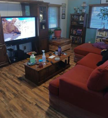 Albuquerque Ski Chalet | Balloon Fiesta Park home for rent while you stay in or pilot around Albuquerque