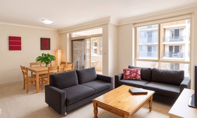 Balmain Apartment | Balmain- BUCHN Buchanan Street - Modern 2BR with Balconies Resort Facilities Near Balmain Village