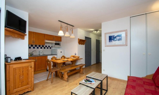 Bagneres-de-Luchon Apartment | Balnearia - Appt avec piscine partagée