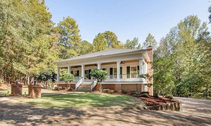 Tuscaloosa Apartment | Bama Creek House - Book Now for Football!