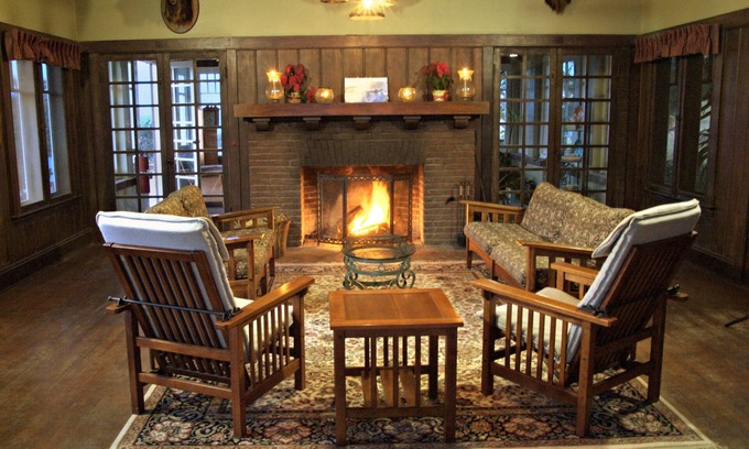 Two Harbors House | Banning House Lodge