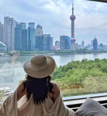 The North Bund Hotel | Banyantree Shanghai On the Bund - Tales rooftop bar boasts a jaw-dropping panoramic vista