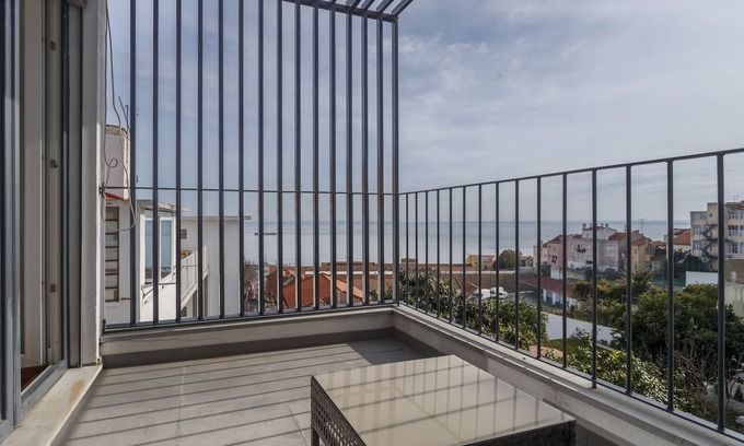 Santa Engracia Apartment | Barbadinhos Apartments in Lisbon Historic Neighborhood