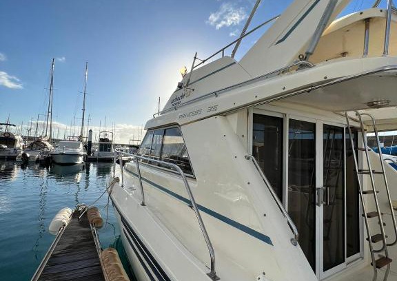 Puerto Calero Boat Rental | Barco Princess Cachucho Fly