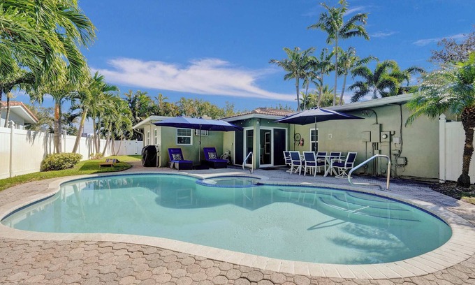 Santa Barbara Estates House | Barefoot Villa 🏖️ Poolside Paradise + Hot Tub