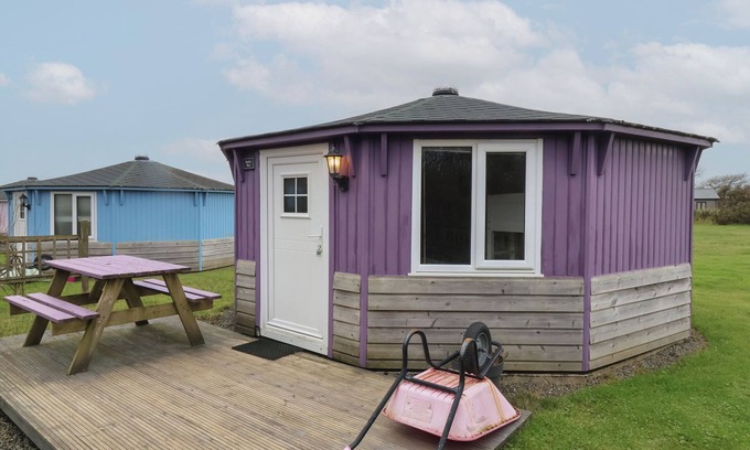 Hartland Cottage | BARLEY BAY, pet friendly, with a garden in Hartland