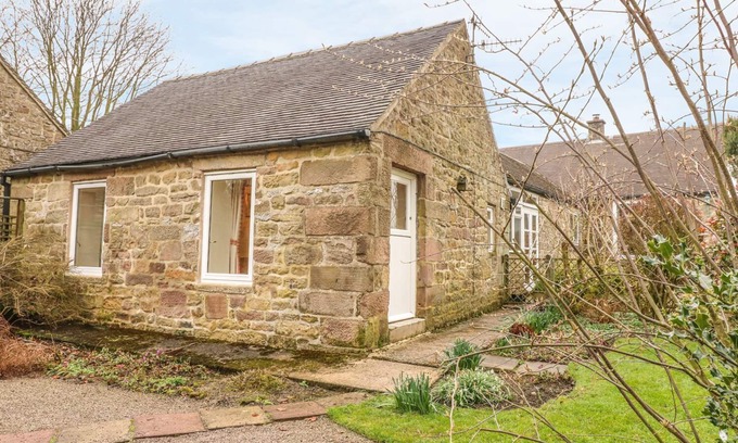 Matlock Cottage | BARN CROFT COTTAGE, pet friendly, character holiday cottage in Elton