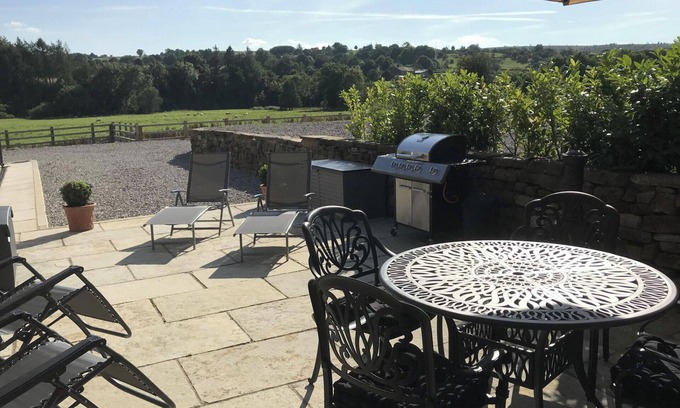 Winkhill House | Barn - Sleeps 4 - Pet friendly - Garden