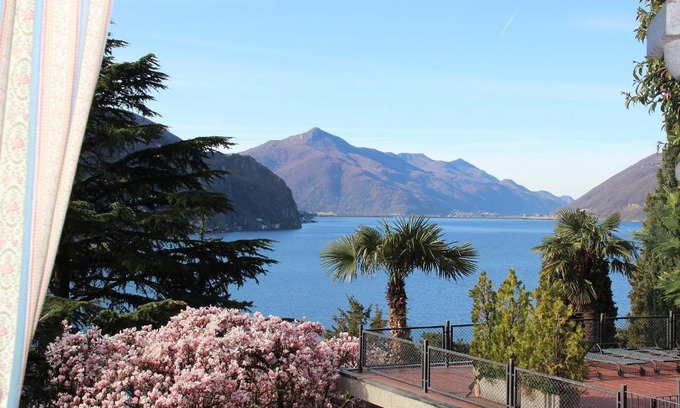 Castagnola Apartment | Barony Olive mit Hund