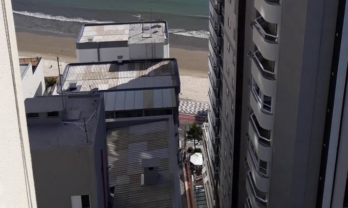 Barra Sul Apartment | Barra Sul 3 suites 10 pax 50m from the sea beautiful view beach with barbecue and wifi