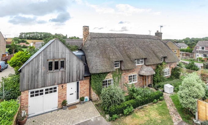 Holworth Bed & Breakfast | Barton Cottage Bed and Breakfast