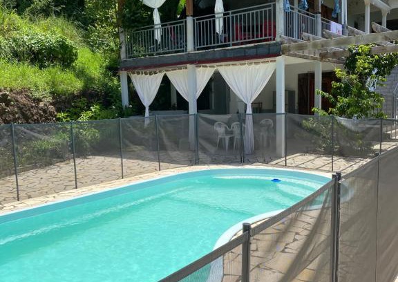 Bouillante Apartment | Bas de villa Courbaril