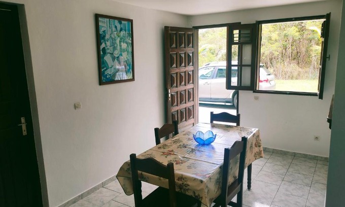 Le Moule Apartment | Bas de villa type F2 proche commodités