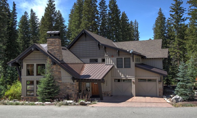 Salt Lake Mountain Resorts House | Basecamp by Cottonwood Lodging