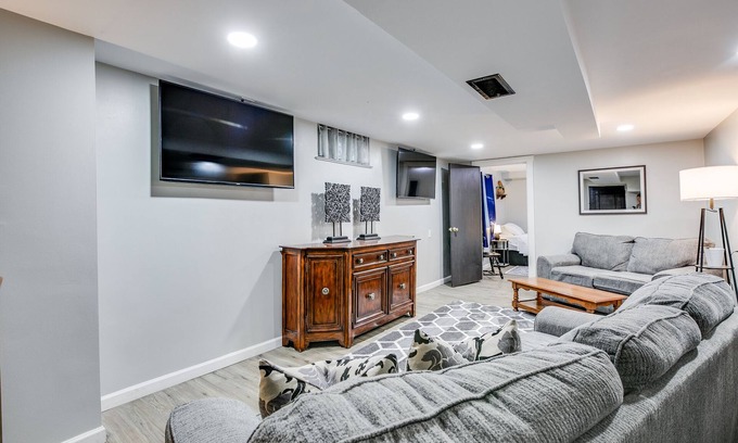 Northeast South Bend House | Basement Unit—Walk to ND