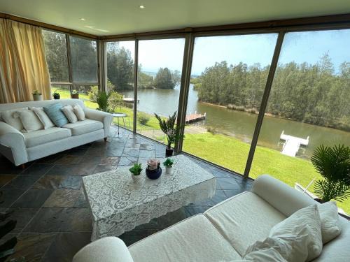St. Georges Basin House | BasinWaterStays Waterfront Jetty - Brm3