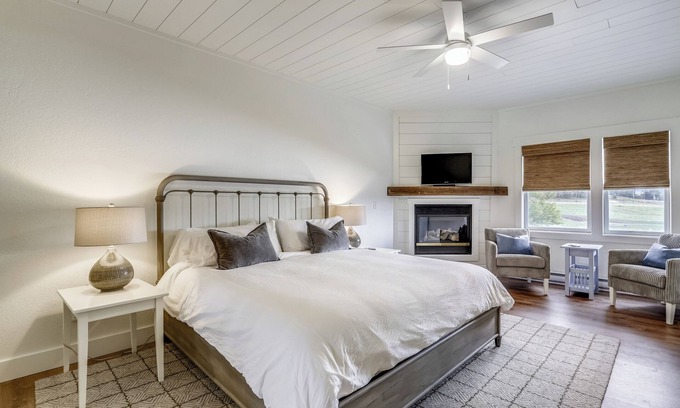 Swanton House | Bask in the Pond View of Room 5, Lake Access, Golf