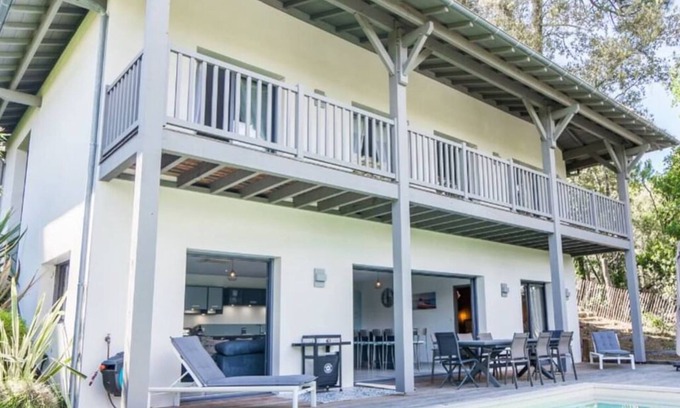 La Teste-de-Buch House | Bassin d'Arcachon, close to the beach, luxury villa in Pyla sur mer with swimming pool.