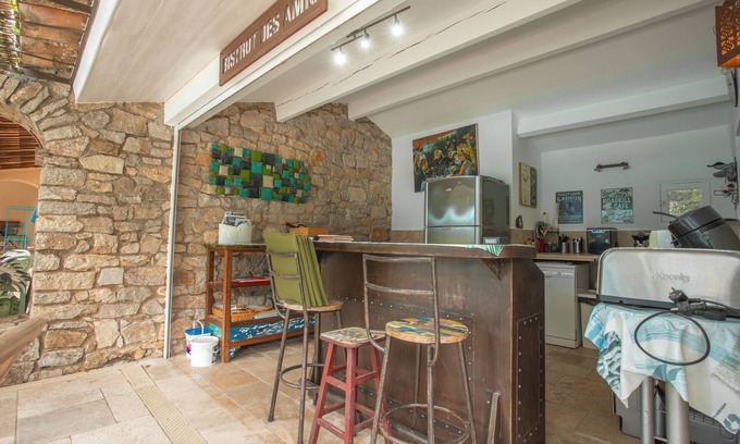 Taradeau House | Bastidon plus annex Domaine L'Hélion with private pool, Wi-Fi and air conditioning
