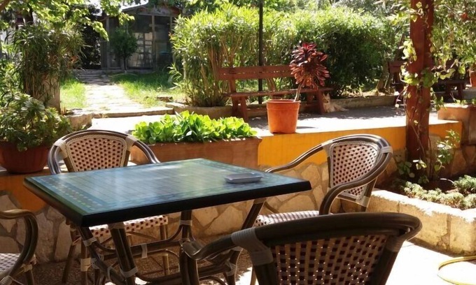 Defensola House | BATA 4 studio cottage, double bed and single sea bed at 550 m.