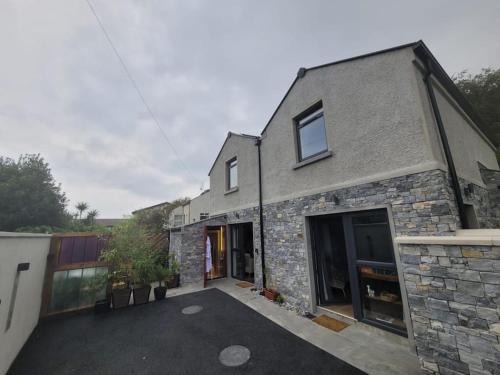 Newcastle House | Bath Lane Cottages & Sauna Garden