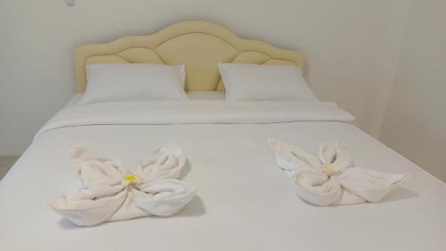 Bang Tao House | Batikseafood Airport & Room