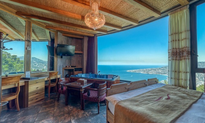 Jounieh Hotel | Bay Lodge