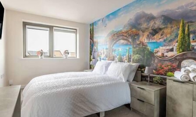 Northampton Apartment | Bay of Reflection at The Voyager