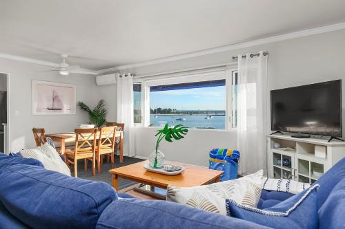 South Mission Beach Apartment | Bayfront 1-BR with Stunning View Steps to the Sand