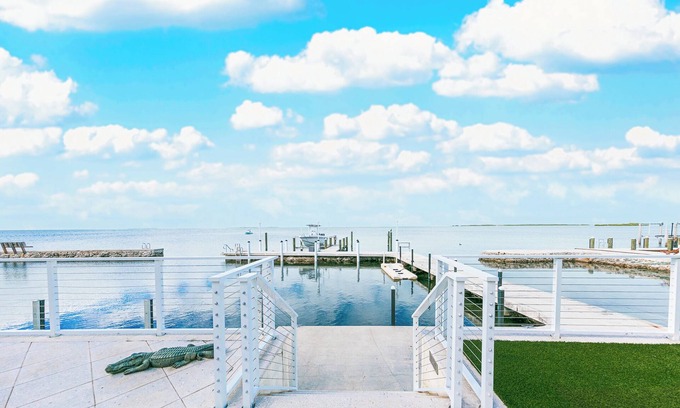 Plantation Key House | Bayfront Home with Pool in Islamorada
