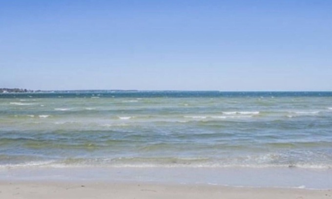 White Stone House | BAYHAMAS ✌️❤️ Beachfront Home 3 Bedrooms-Private-White Stone- Sauna-Dock