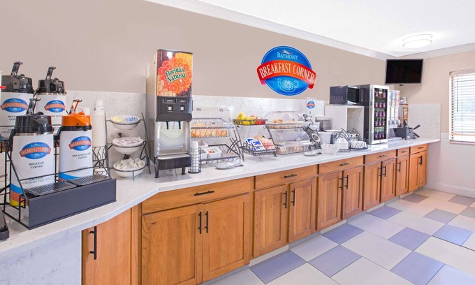 Ames Hotel | Baymont by Wyndham Ames