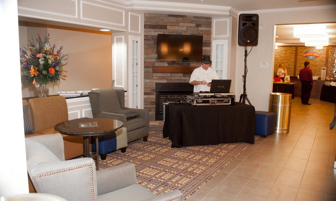 Erie Hotel | Baymont by Wyndham Erie