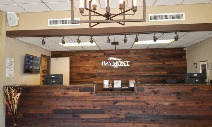 Arlington Park Hotel | Baymont by Wyndham Sarasota