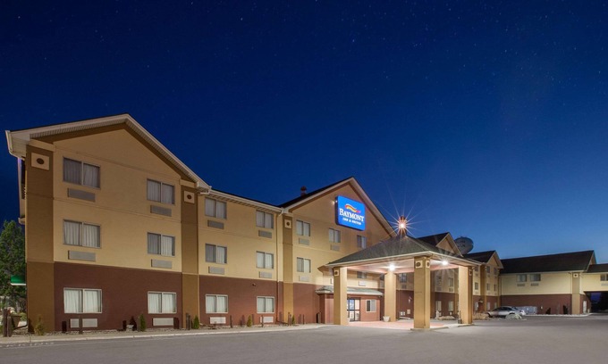 South Haven Hotel | Baymont by Wyndham South Haven