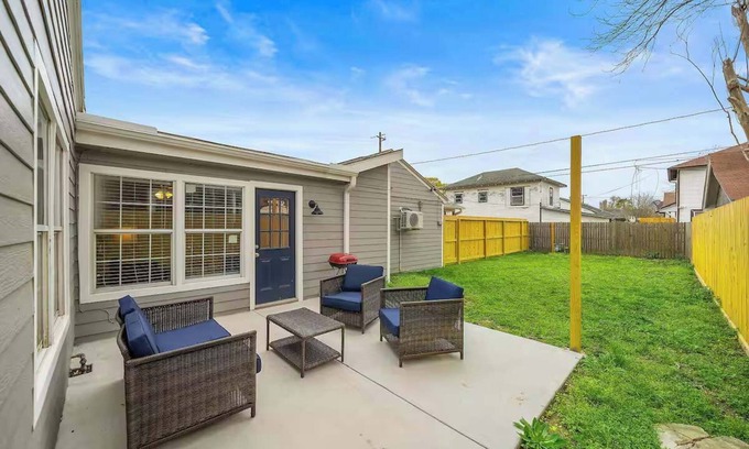 Baytown House | Baytown Getaway Patios BBQ Family-Friendly