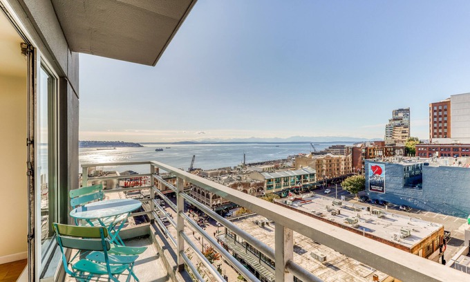 Downtown Seattle Condo | Bayview suite w/great views, walk score of 100 & shared indoor pool & hot tub