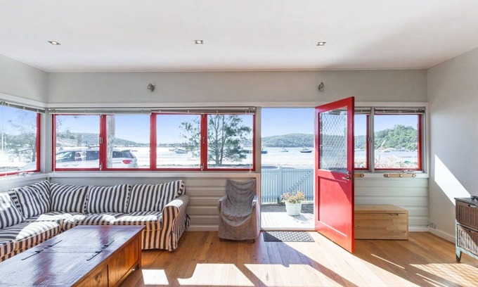 Pretty Beach Central Coast House | 'Baywatch at Pretty Beach' by Accom Holidays