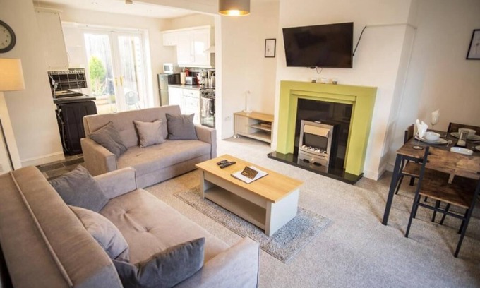 South Shields House | BBQ & Garden Retreat by the South Shields Coast