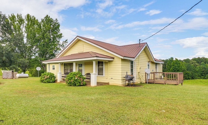 Delta House | BBQ Ready: Delta Country Home on 30 Acres