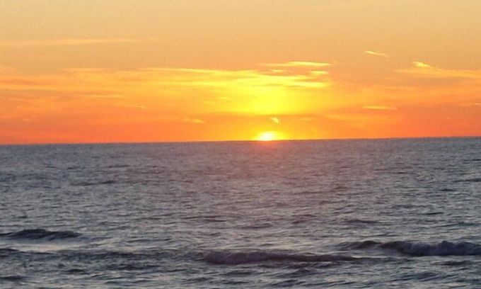 South Haven Cottage | BEACHFRONT ,PRIVATE BEACH,CLOSE TO TOWN