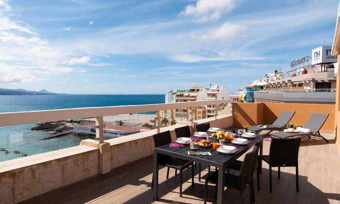 Las Palmas de Gran Canaria Apartment | Beach Apartment Nautilus 8D by VillaGranCanaria