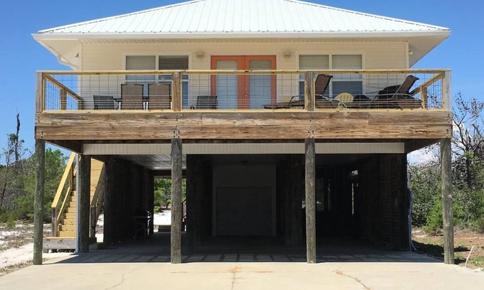 Port St. Joe Cottage | Beach and Bay access!. Close to State Park! Boat friendly.
