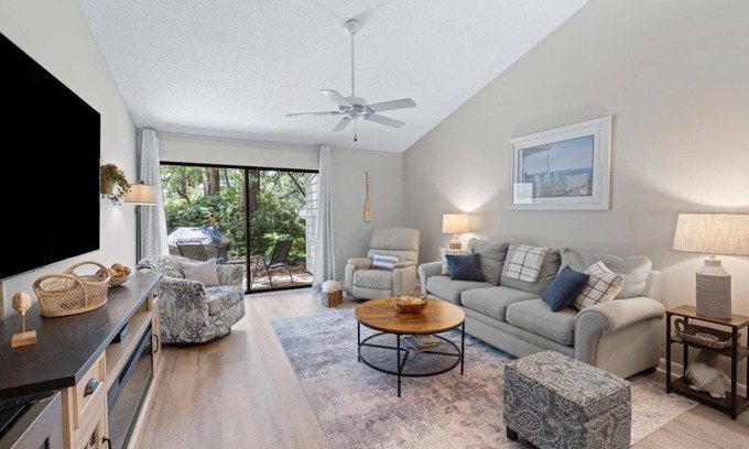 Pawleys Island Villa | Beach and Golf Adventures 3 Bedroom Sleeps 6