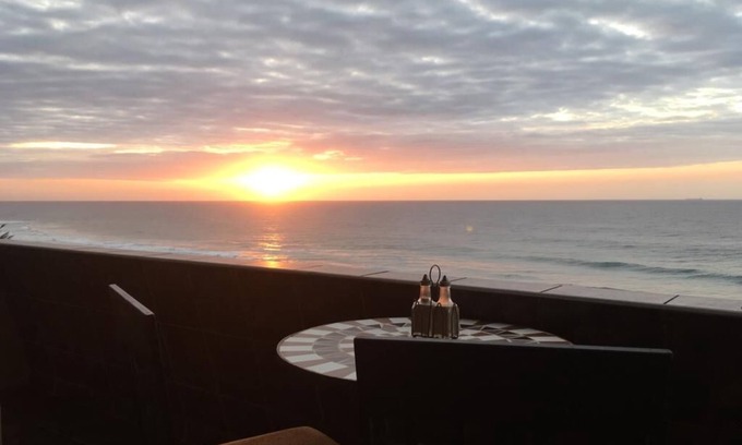 Umdloti Apartment | Beach apartment with breathtaking ocean views!