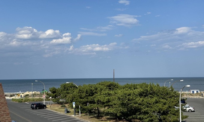 The Pines House | Beach Block 4 bedroom home