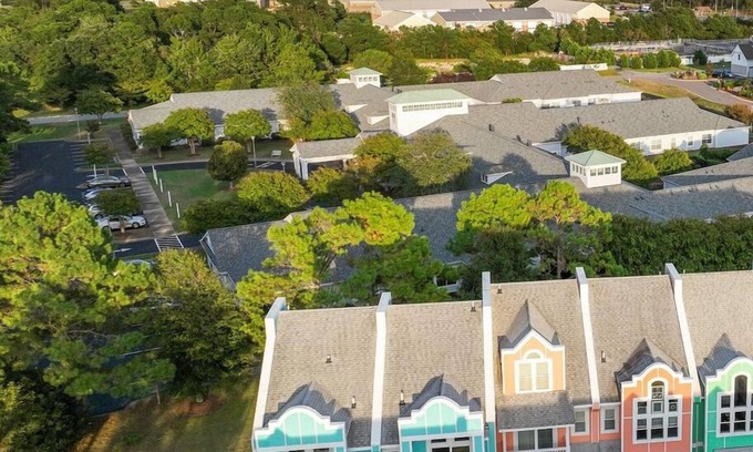 Bermuda Bay House | Beach Break at Cambridge Cove 3 Bedroom Deluxe Townhome, Includes Waterpark Access