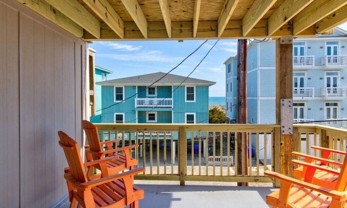 North Carolina Coast Condo | Beach Condo in great location,sleeps 6!