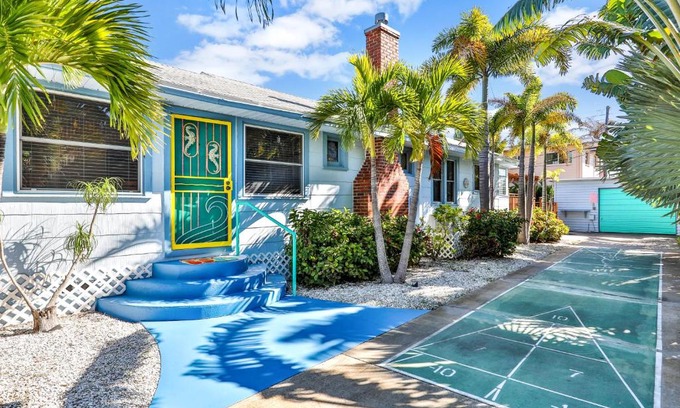 St. Pete Beach House | Beach Cottage Bliss